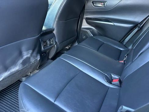 Certified 2022 Toyota Venza XLE image 4