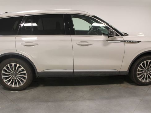 Used 2024 Lincoln Aviator Reserve w/ Equipment Group 201A image 11