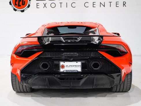 Used 2024 Lamborghini Huracan Tecnica image 3