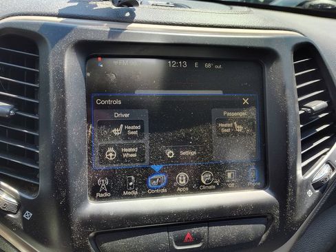Used 2016 Jeep Cherokee Latitude w/ Cold Weather Group AWD/4WD image 14