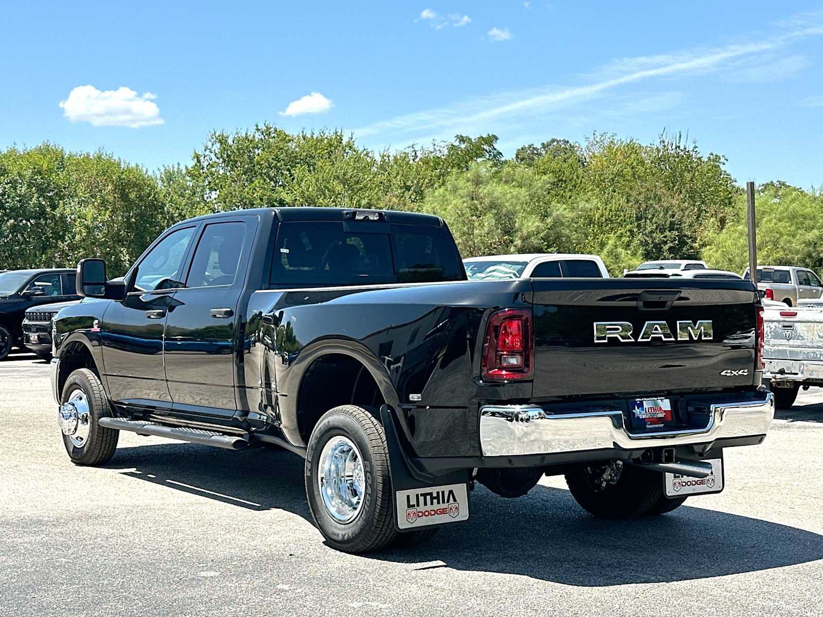 New 2026 RAM 3500 Tradesman AWD/4WD image 13