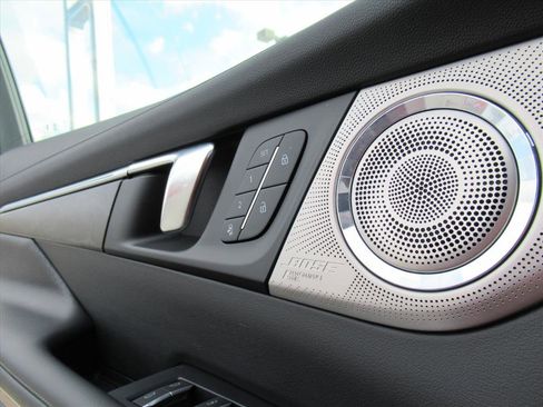 Used 2025 Buick Enclave Avenir w/ Super Cruise Package image 30