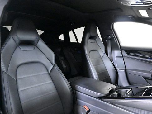 Certified 2025 Porsche Panamera 4 image 18