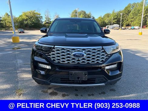 Used 2022 Ford Explorer Platinum w/ Equipment Group 601A AWD/4WD image 2