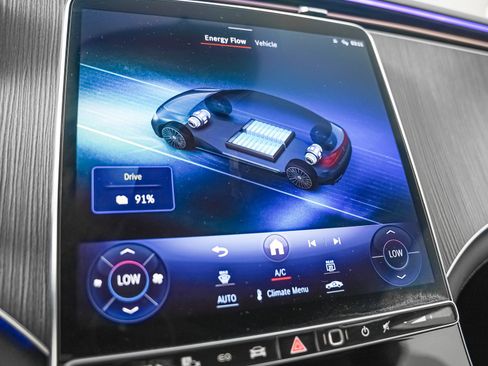 Certified 2023 Mercedes-Benz EQE 350+ 4MATIC Sedan w/ Exclusive Trim Package image 18