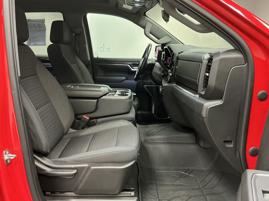 Used 2022 Chevrolet Silverado 1500 LT AWD/4WD image 28