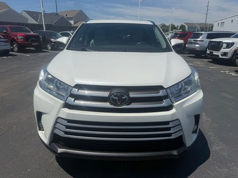Used 2019 Toyota Highlander XLE AWD/4WD image 7