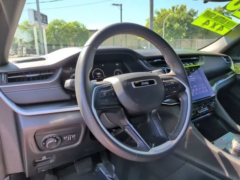 Used 2023 Jeep Grand Cherokee Altitude AWD/4WD image 28