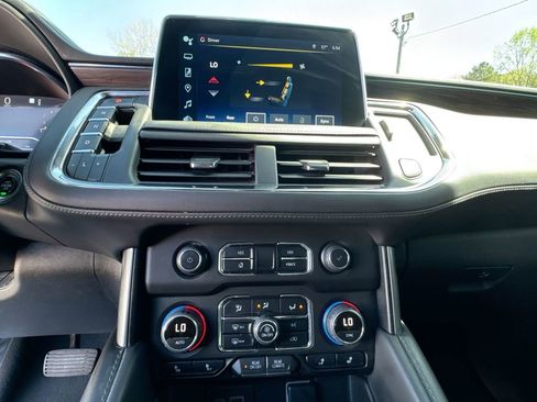 Used 2023 Chevrolet Suburban LT image 25