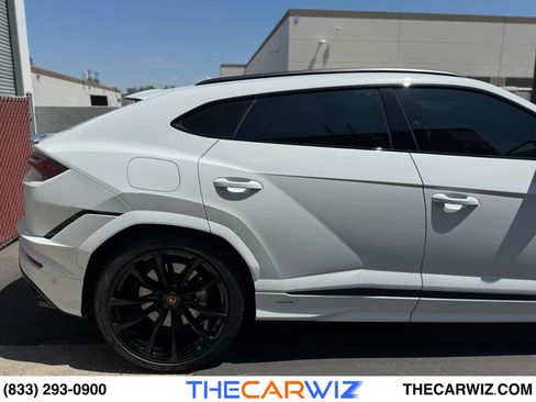 Used 2023 Lamborghini Urus S image 9