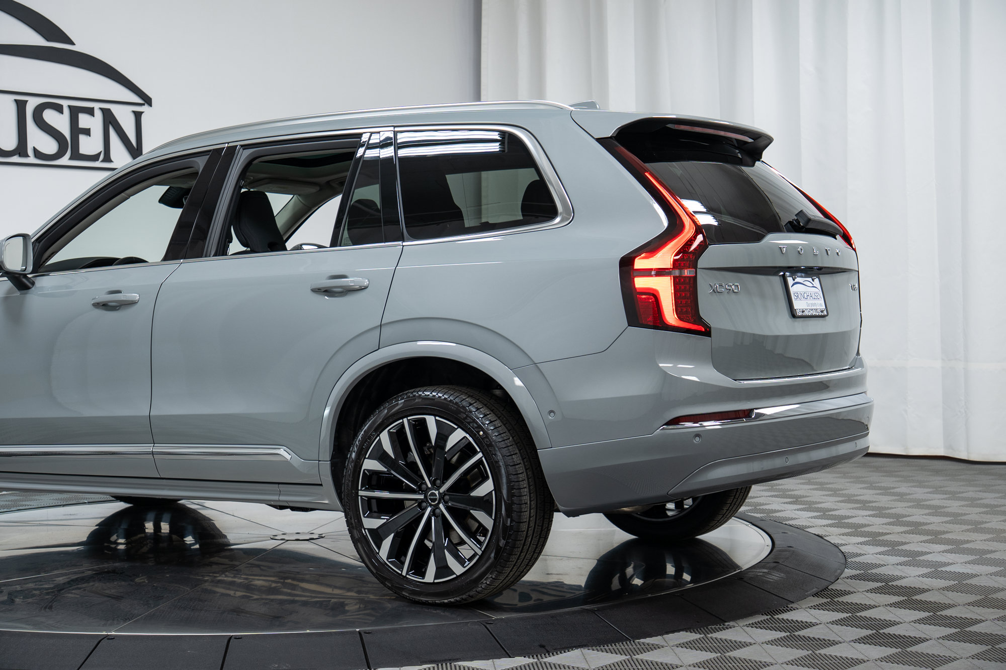 New 2026 Volvo XC90 T8 Plus w/ Protection Package Premier AWD/4WD image 30