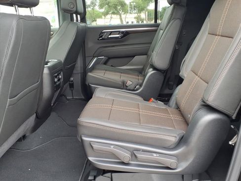 New 2026 Chevrolet Suburban High Country RWD image 26