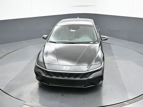 New 2026 Hyundai Elantra SE FWD image 17