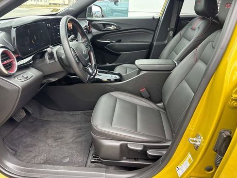Used 2024 Chevrolet Trax RS w/ Driver Confidence Package image 11