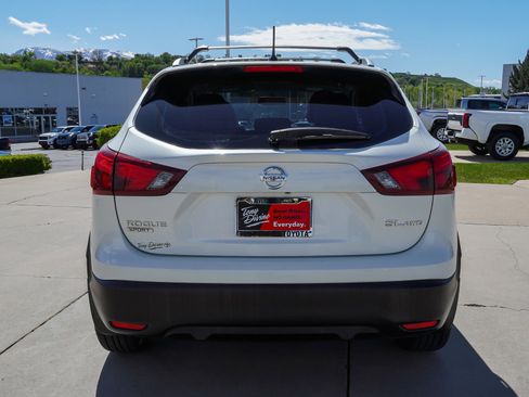 Used 2018 Nissan Rogue Sport SL AWD/4WD image 7