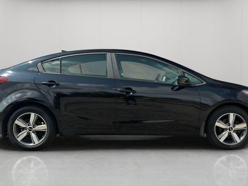 Used 2018 Kia Forte S FWD image 3
