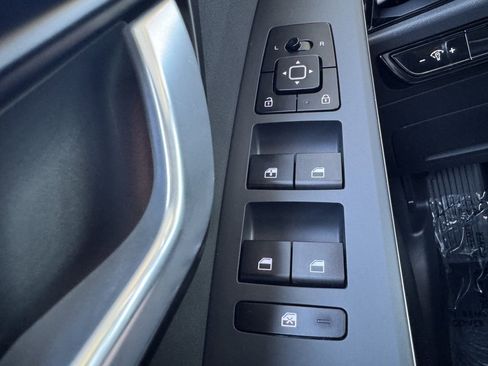 Used 2024 Kia Niro EX image 27