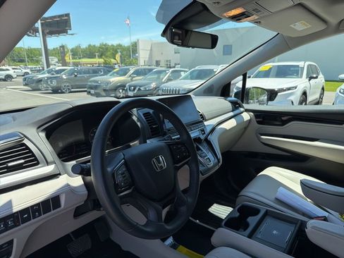 Used 2025 Honda Odyssey Touring image 16