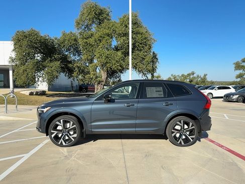 New 2026 Volvo XC60 B5 Ultra w/ Protection Package Premier image 3