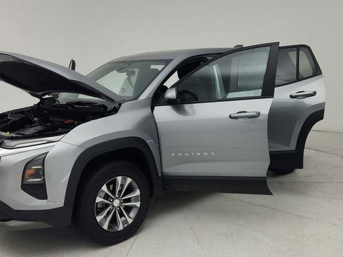 Used 2025 Chevrolet Equinox LT image 10