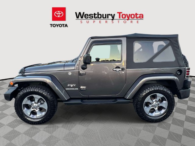 Used 2016 Jeep Wrangler Sahara w/ Connectivity Group AWD/4WD image 11