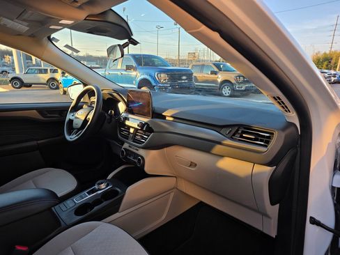 Used 2025 Ford Escape Active image 16