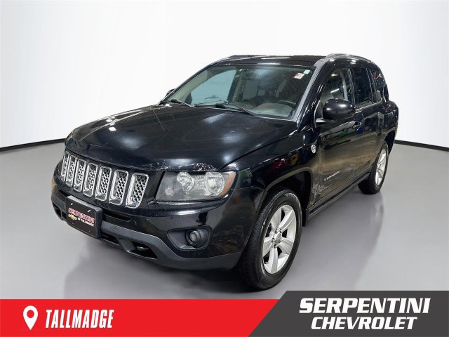 Used 2015 Jeep Compass Latitude AWD/4WD image 1