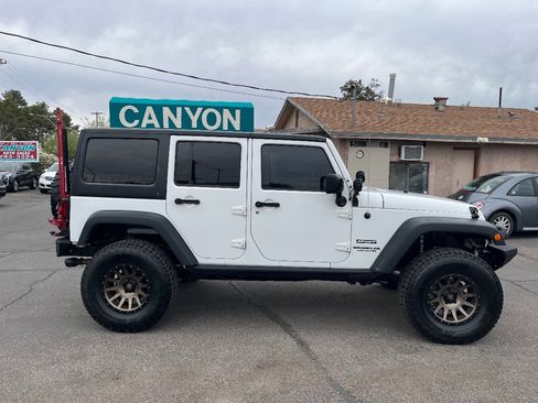 Used 2016 Jeep Wrangler Unlimited Sport w/ Quick Order Package 24S AWD/4WD image 3