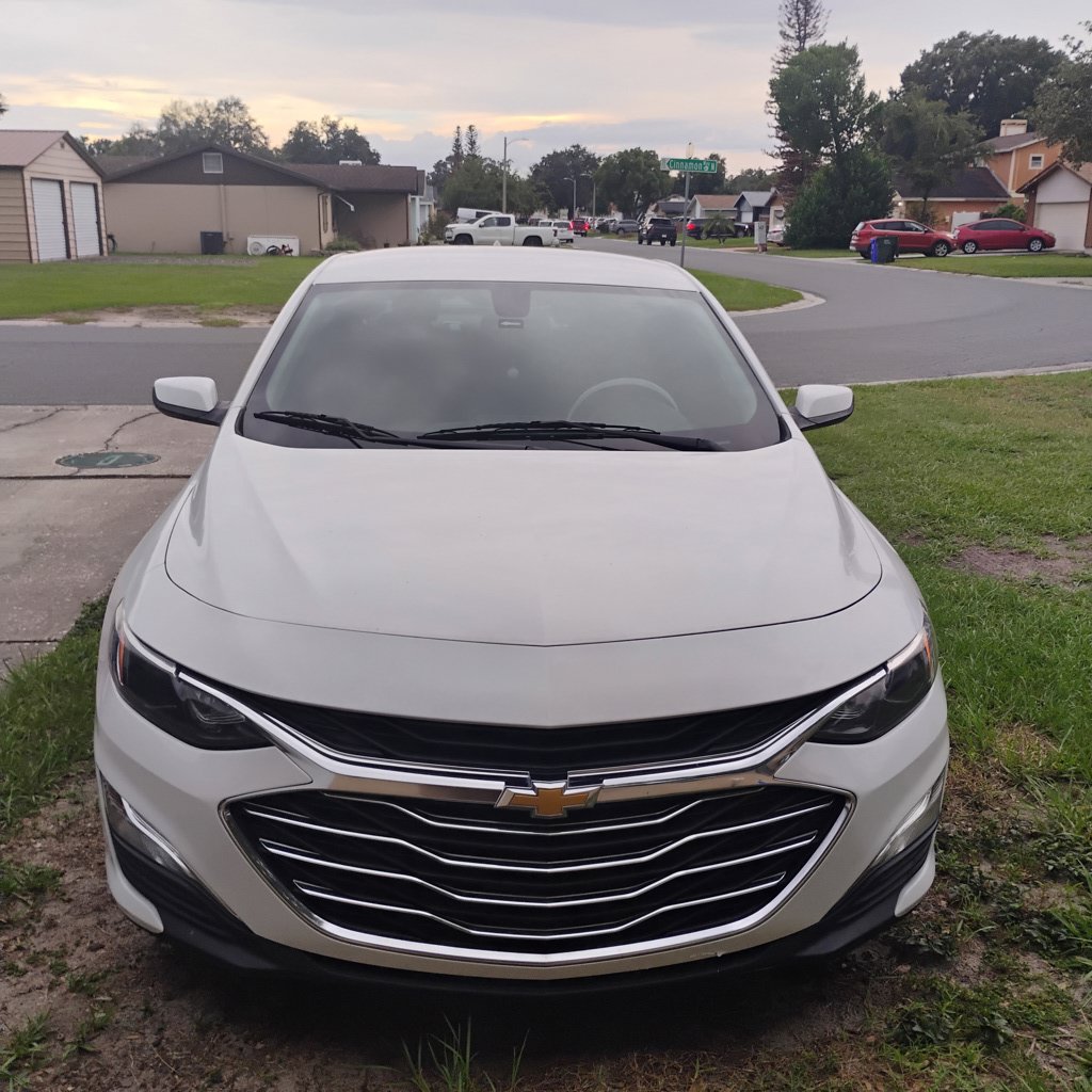 Used 2021 Chevrolet Malibu LS FWD image 2