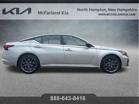Used 2023 Nissan Altima 2.0 SR FWD image 7