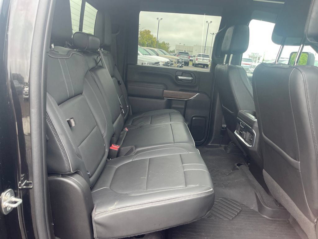 Used 2022 Chevrolet Silverado 3500 High Country w/ Technology Package AWD/4WD image 31