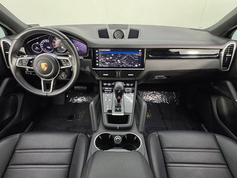 Used 2023 Porsche Cayenne Coupe image 13