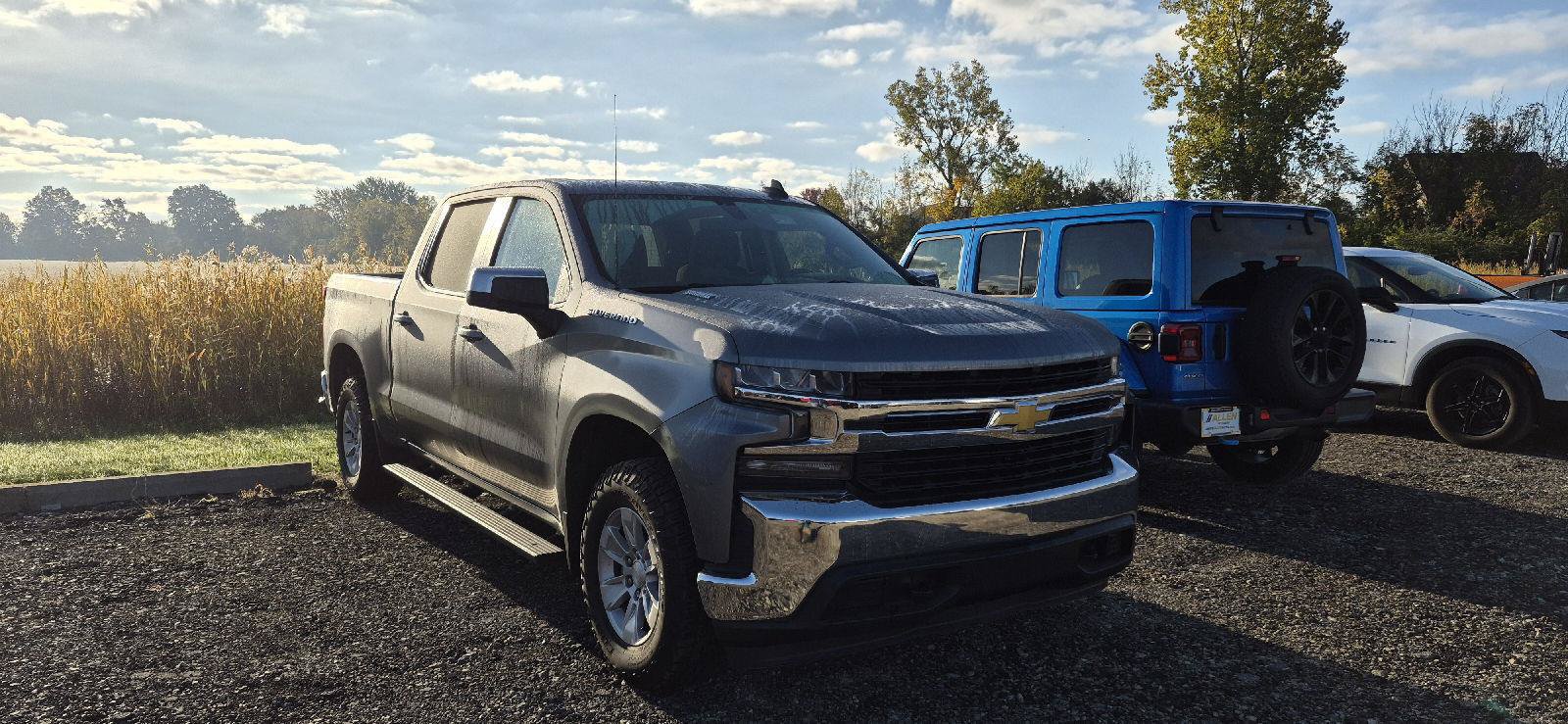 Used 2021 Chevrolet Silverado 1500 LT AWD/4WD image 2