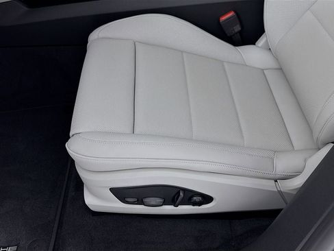 New 2026 Porsche Macan Electric image 14