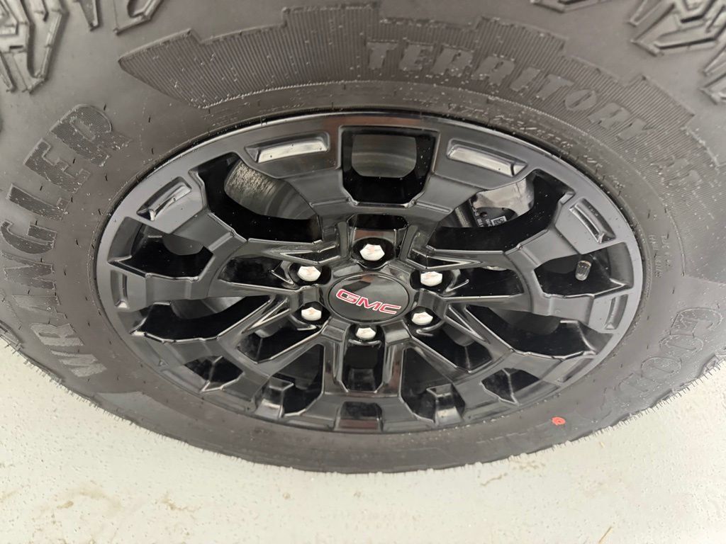 New 2026 GMC Canyon Elevation w/ Convenience Package RWD image 8