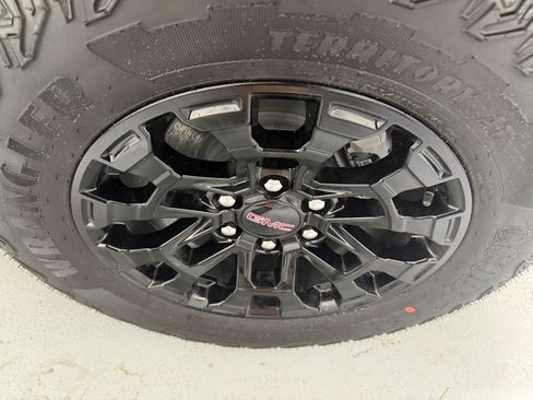 New 2026 GMC Canyon Elevation w/ Convenience Package RWD image 8