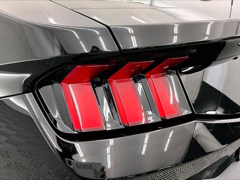 Used 2024 Ford Mustang Premium image 25