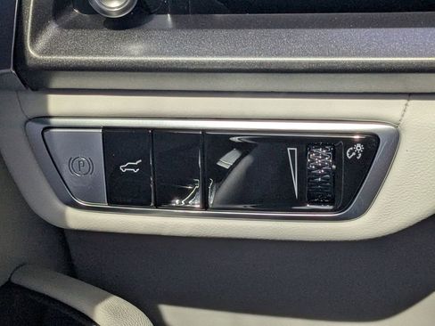 New 2026 Cadillac Vistiq Luxury w/ LPO, Floor Liner Package image 31