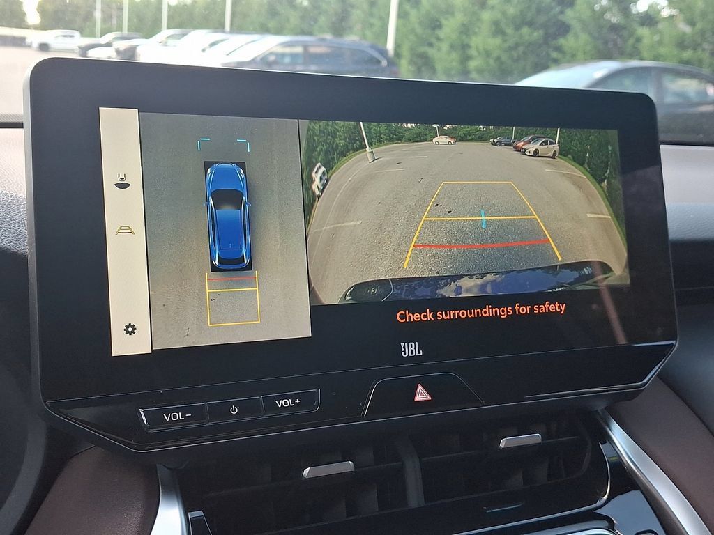 Certified 2023 Toyota Venza Limited AWD/4WD image 18