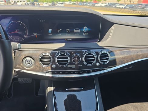 Used 2019 Mercedes-Benz S 560 4MATIC Sedan image 19