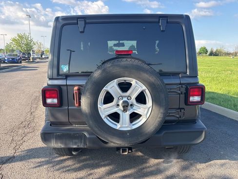 Used 2021 Jeep Wrangler Sport S image 8