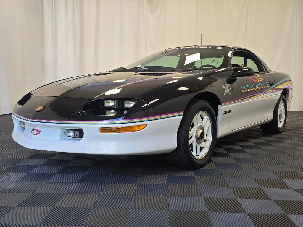 Used 1993 Chevrolet Camaro Z28 RWD image 1