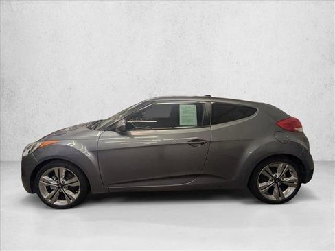 Used 2017 Hyundai Veloster Value Edition FWD image 8