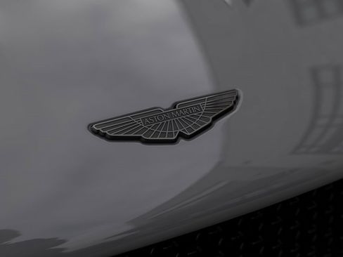 Used 2022 Aston Martin DBS Superleggera Volante image 23