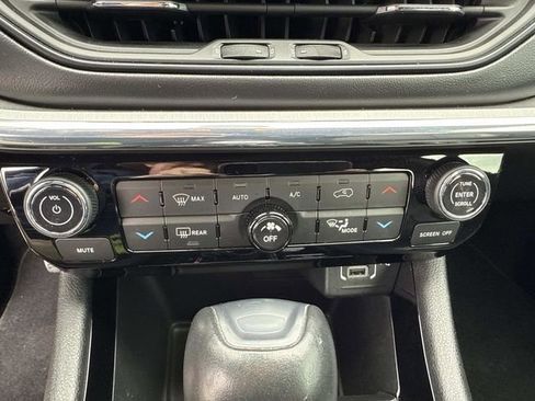 Used 2022 Jeep Compass Limited image 26