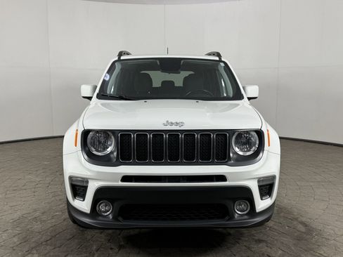 Used 2019 Jeep Renegade Latitude w/ Cold Weather Group image 2