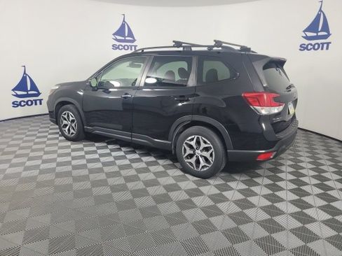 Used 2021 Subaru Forester Premium w/ Popular Package #1 image 4
