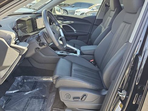 Used 2025 Audi Q5 Premium Plus w/ Premium Plus AWD/4WD image 2