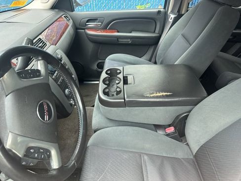 Used 2009 GMC Yukon SLE w/ Convenience Package image 3