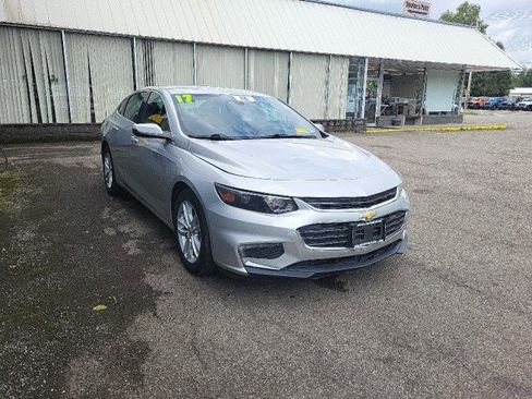 Used 2017 Chevrolet Malibu LT w/ Leather Package image 5